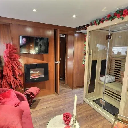 Vip Yacht & Hotel