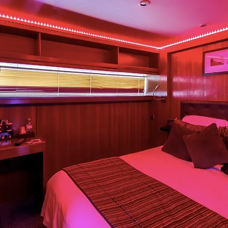Vip Yacht & Hotel 3*