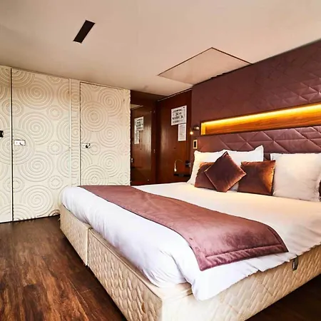Vip Yacht & Hotel