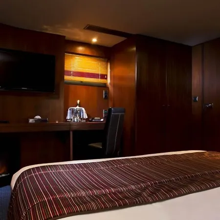Vip Yacht & Parigi