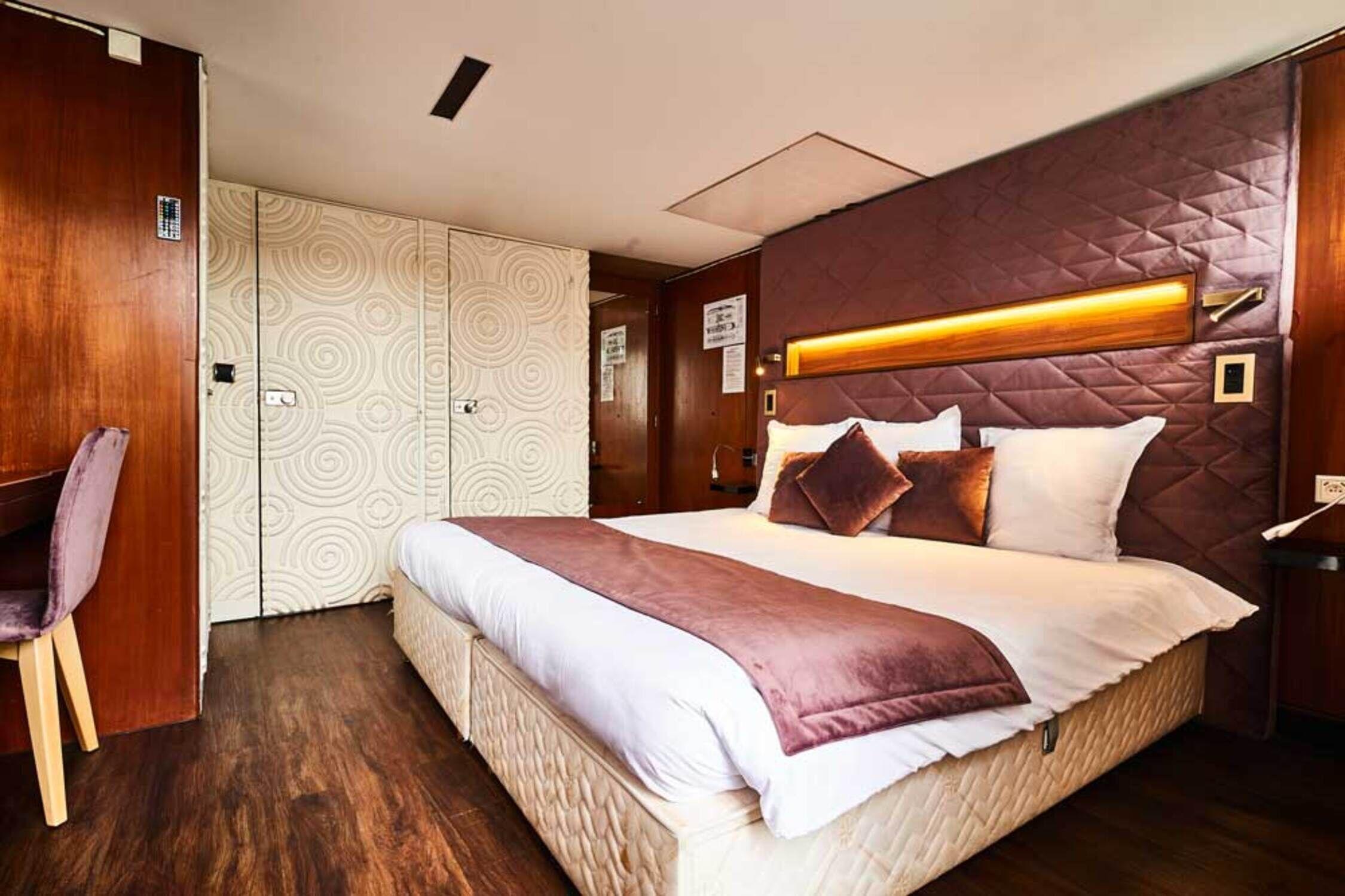 Vip Yacht & Hotel